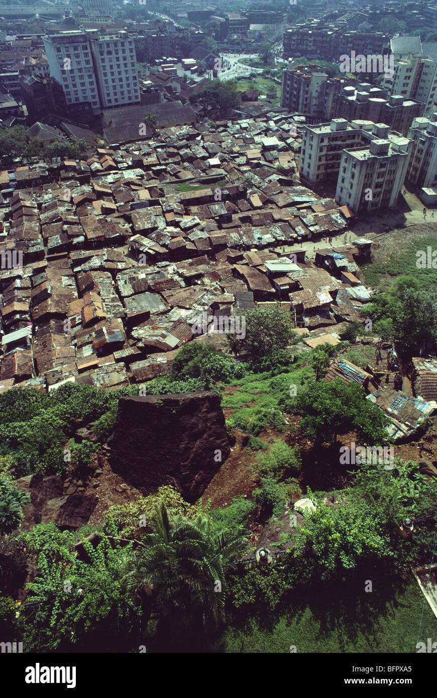 Bidonvilles de Tardeo en Bombay Mumbai Maharashtra Inde Banque D'Images