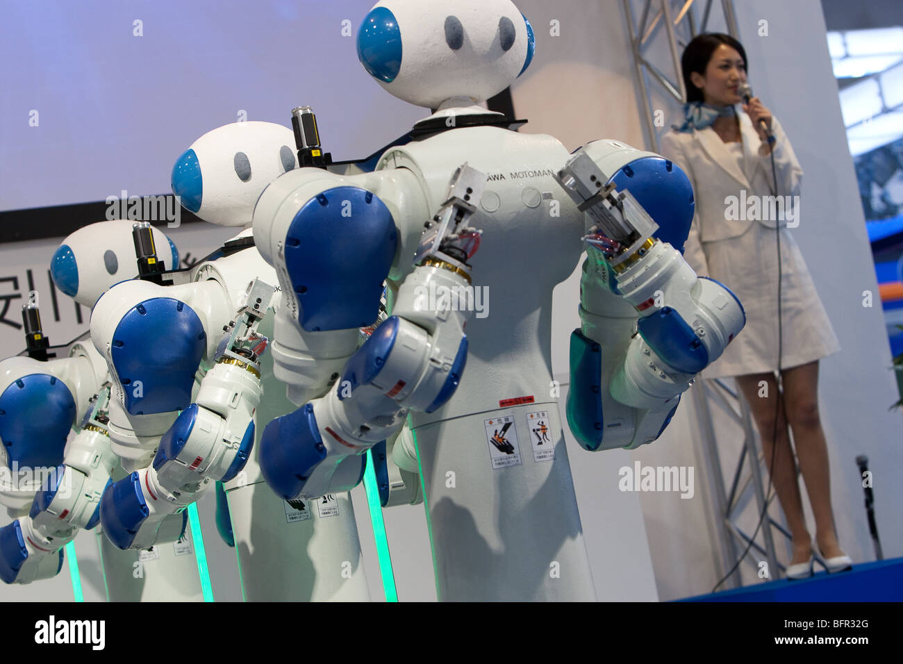 'Motoman robots' produit par Yaskawa, à l'Exposition internationale 2009 Robot, à Tokyo, Japon. Banque D'Images