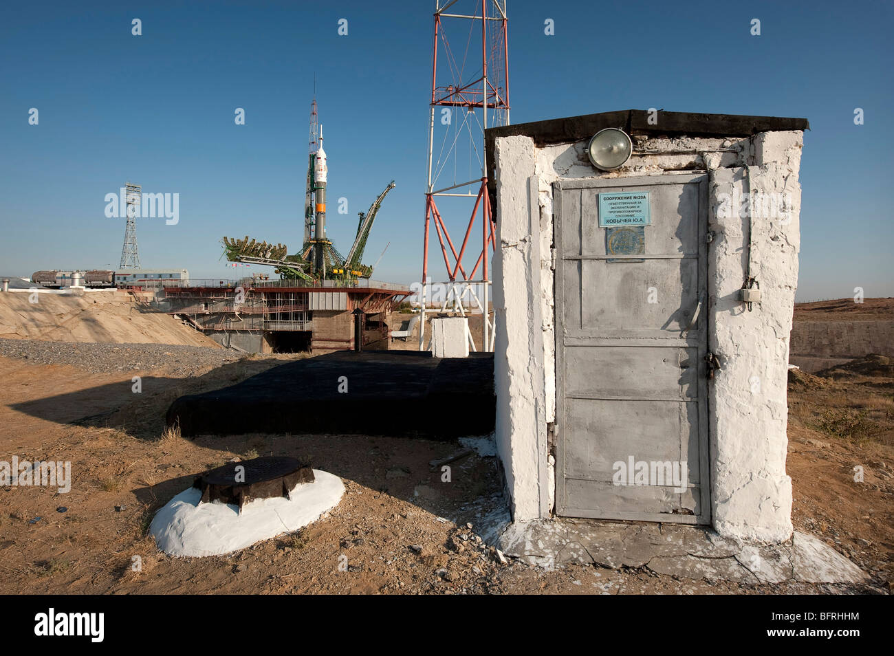 La fusée Soyouz peu après leur arrivée à la plateforme de lancement au cosmodrome de Baïkonour. Banque D'Images