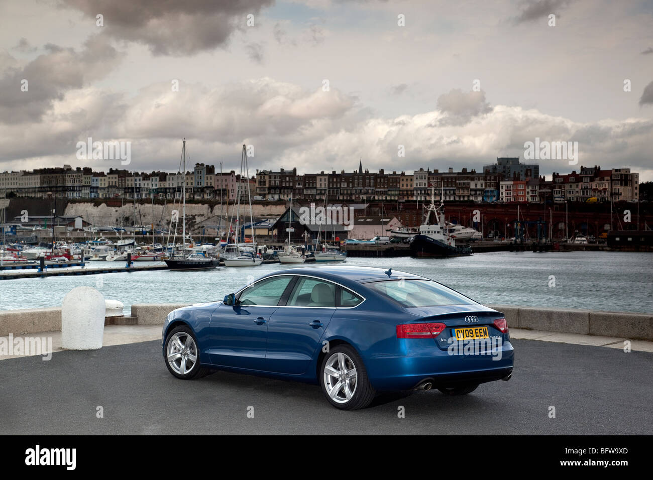 Audi A5 Sportback stationné au port de Ramsgate Kent UK Banque D'Images