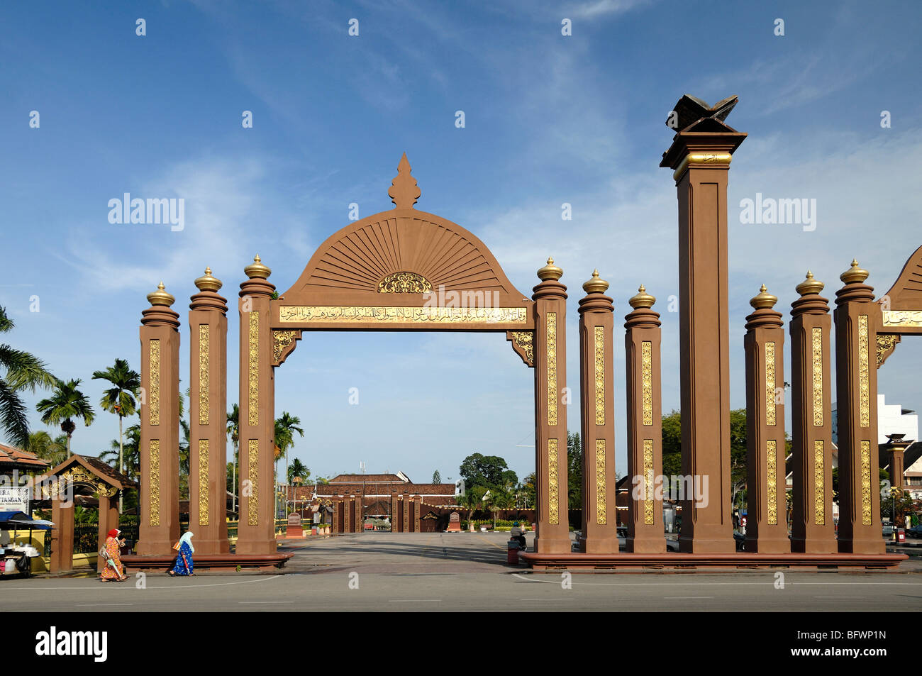 Sultan Ismail Petra Arch, ou porte de ville commémorative moderne, porte de ville ou arche, Kota Bahru, Malaisie Banque D'Images