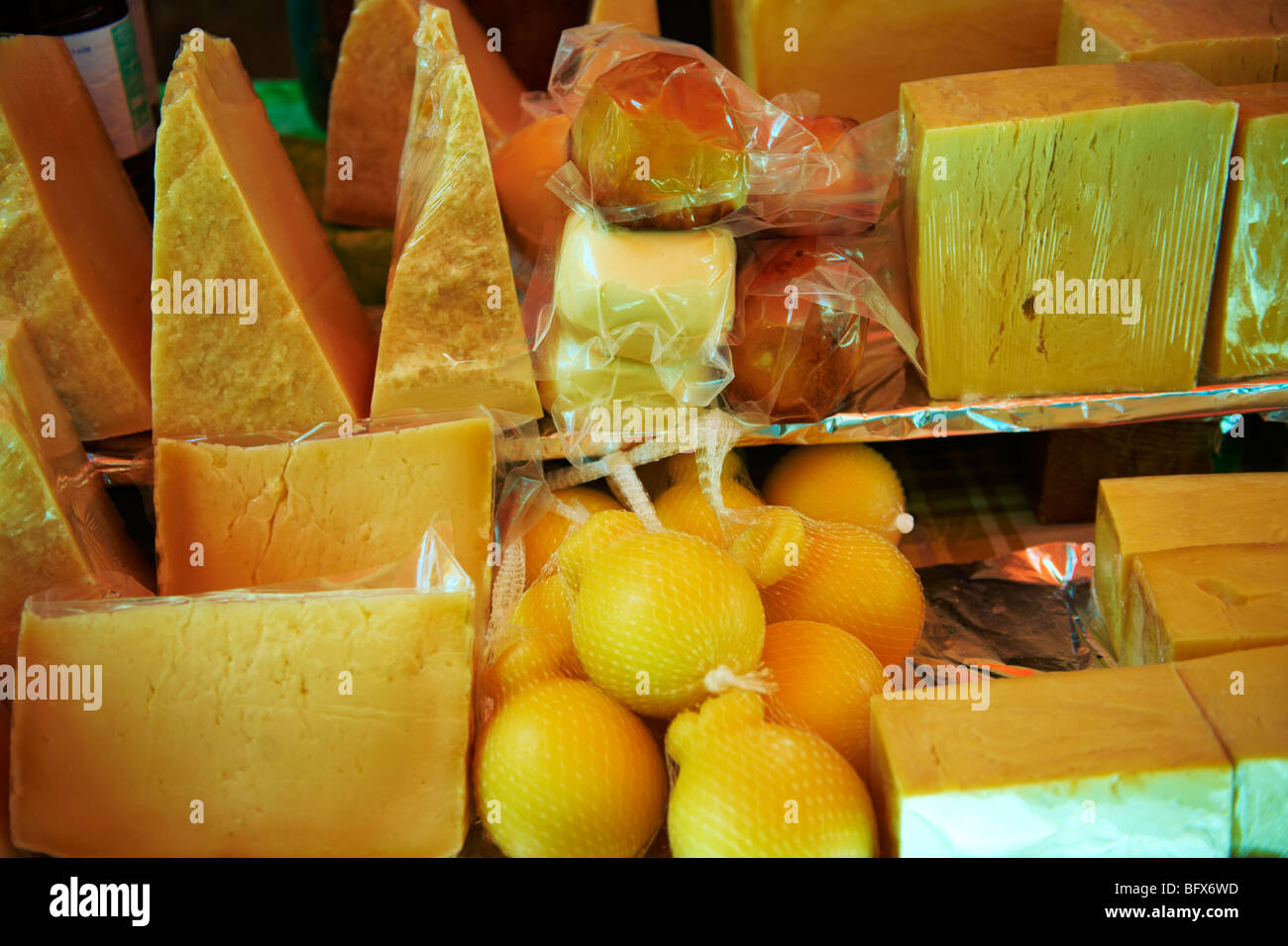 Blocage de fromage, Palerme, Sicile marché alimentaire Banque D'Images