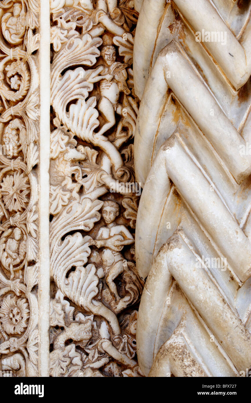 Colonnes de style gothique catalan ( 1430) par Antonio Gambara, la cathédrale de Palerme, Sicile Banque D'Images