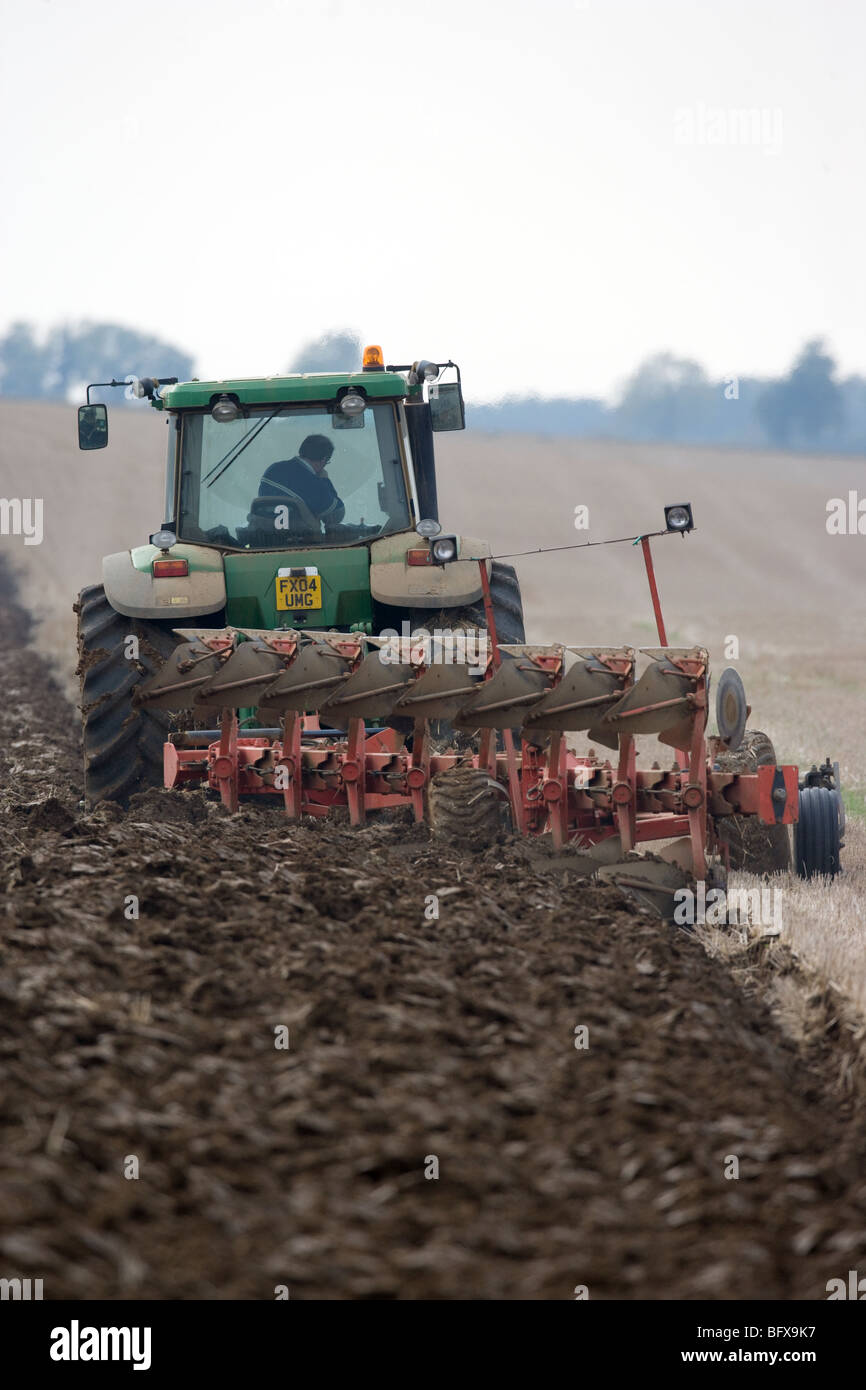 Tracteur John Deere à labourer à Rutland Banque D'Images