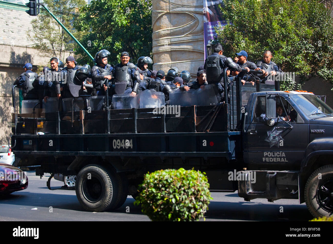 La police anti-émeute fédérale dans la ville de Mexico Banque D'Images