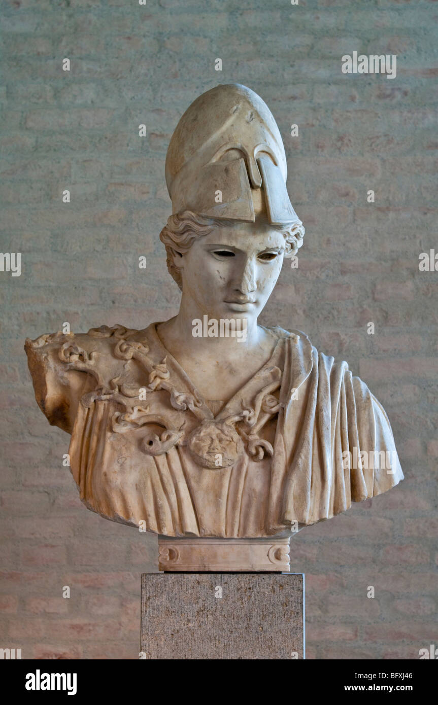 Extrait d'une statue d'Athéna. Copie romaine d'un original grec du ca. 430-420 avant J.-C., attribuée au sculpteur Kresilas. Banque D'Images