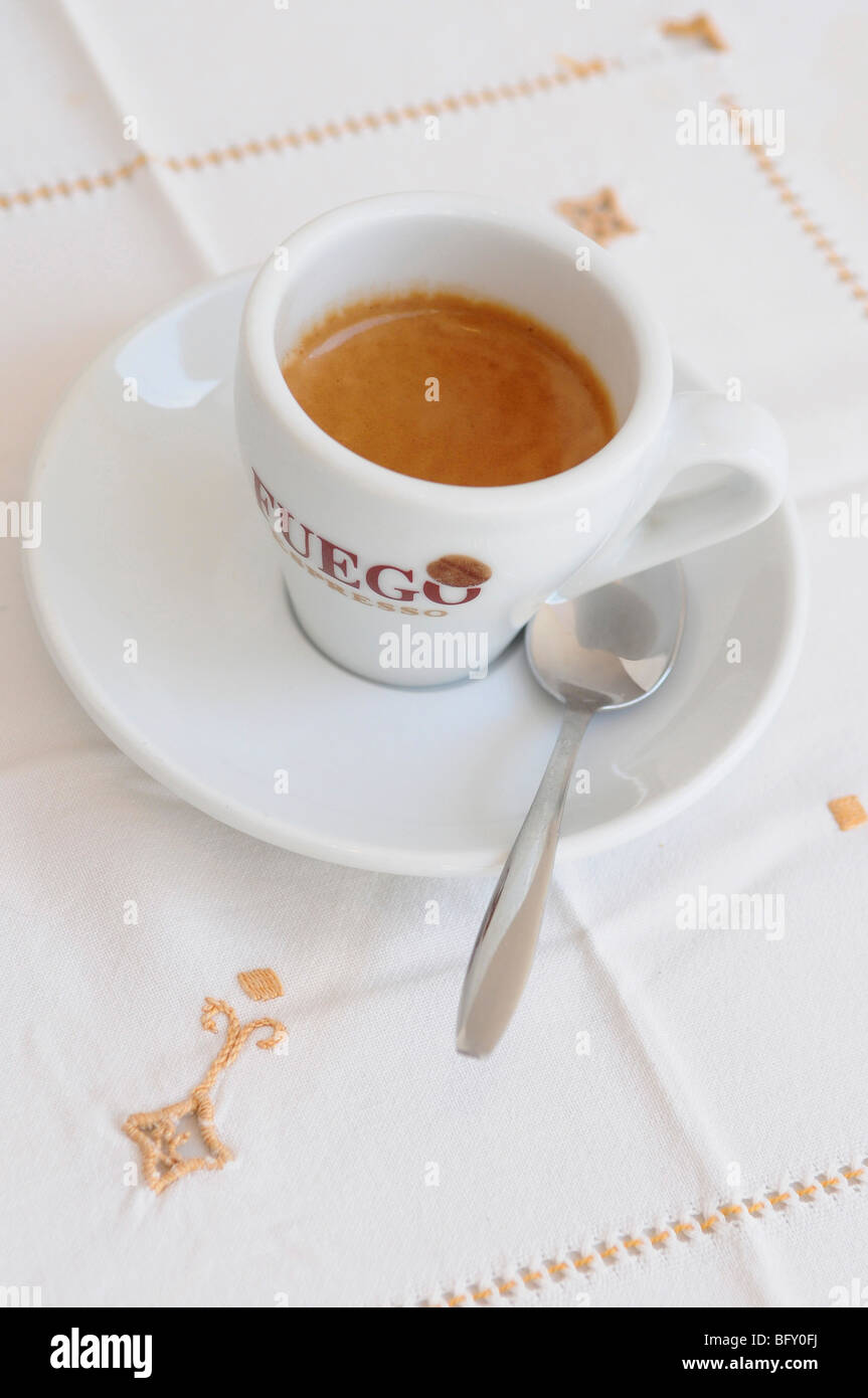 Gros plan d'une tasse de café expresso Banque D'Images