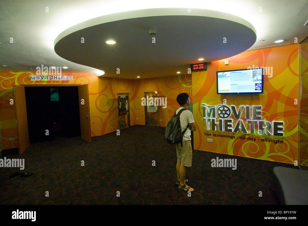 Cinéma à l'intérieur de l'Aéroport International de Changi à Singapour Banque D'Images