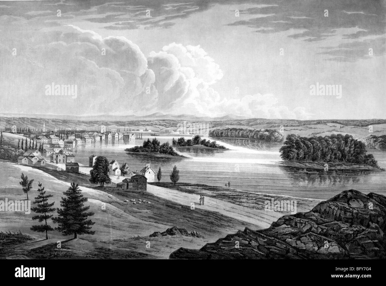 Voir à l'autre côté de la rivière Hudson à Troy, New York, sur la gauche, dans l'arrière-plan, vers 1825 Banque D'Images