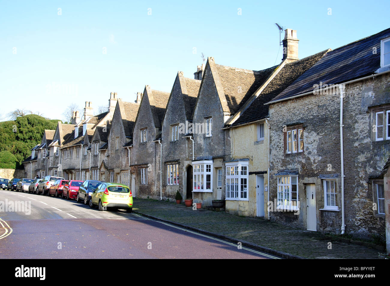 Cottages flamande du xviie siècle, High Street, Corsham, Wiltshire, Angleterre, Royaume-Uni Banque D'Images
