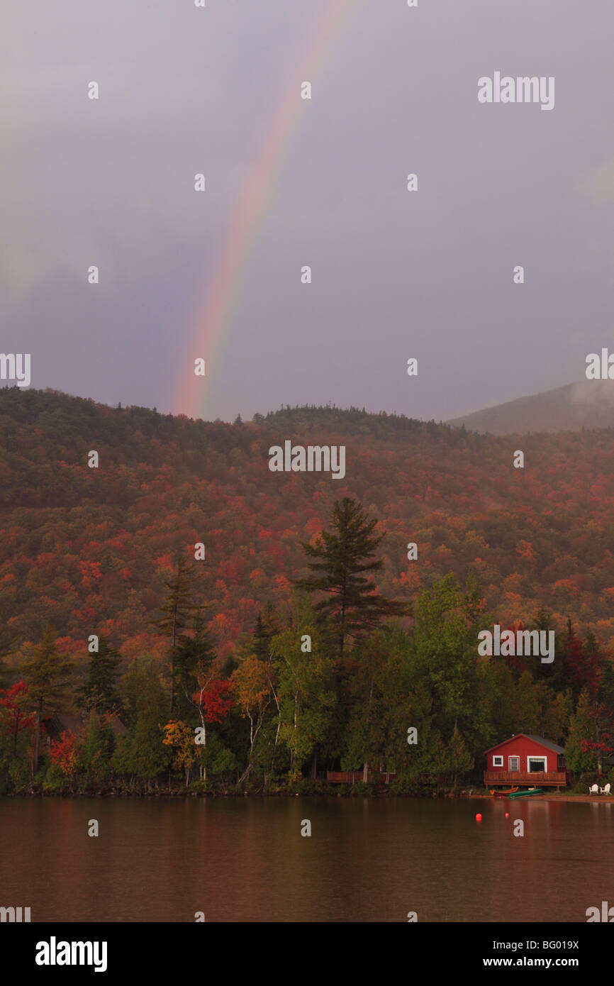Rainbow au coucher du soleil, Blue Mountain Lake, Adirondacks, New York Banque D'Images