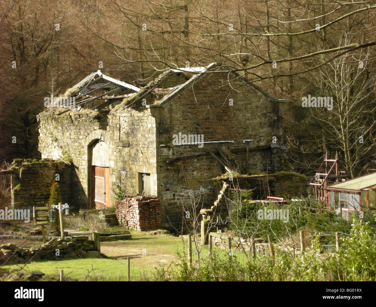 Grange à l'abandon juste à côté de l'A57 Snake Pass Derbyshire Banque D'Images Grange à l'abandon juste à côté de l'A57 Snake Pass Derbyshire Banque D'Images