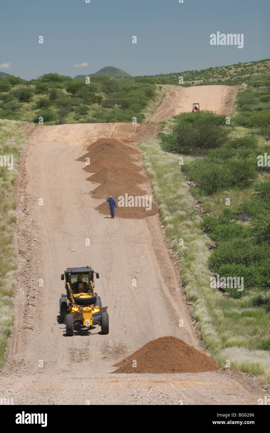 Travaux routiers sur la voie publique C 28 en Namibie, Afrique Banque D'Images