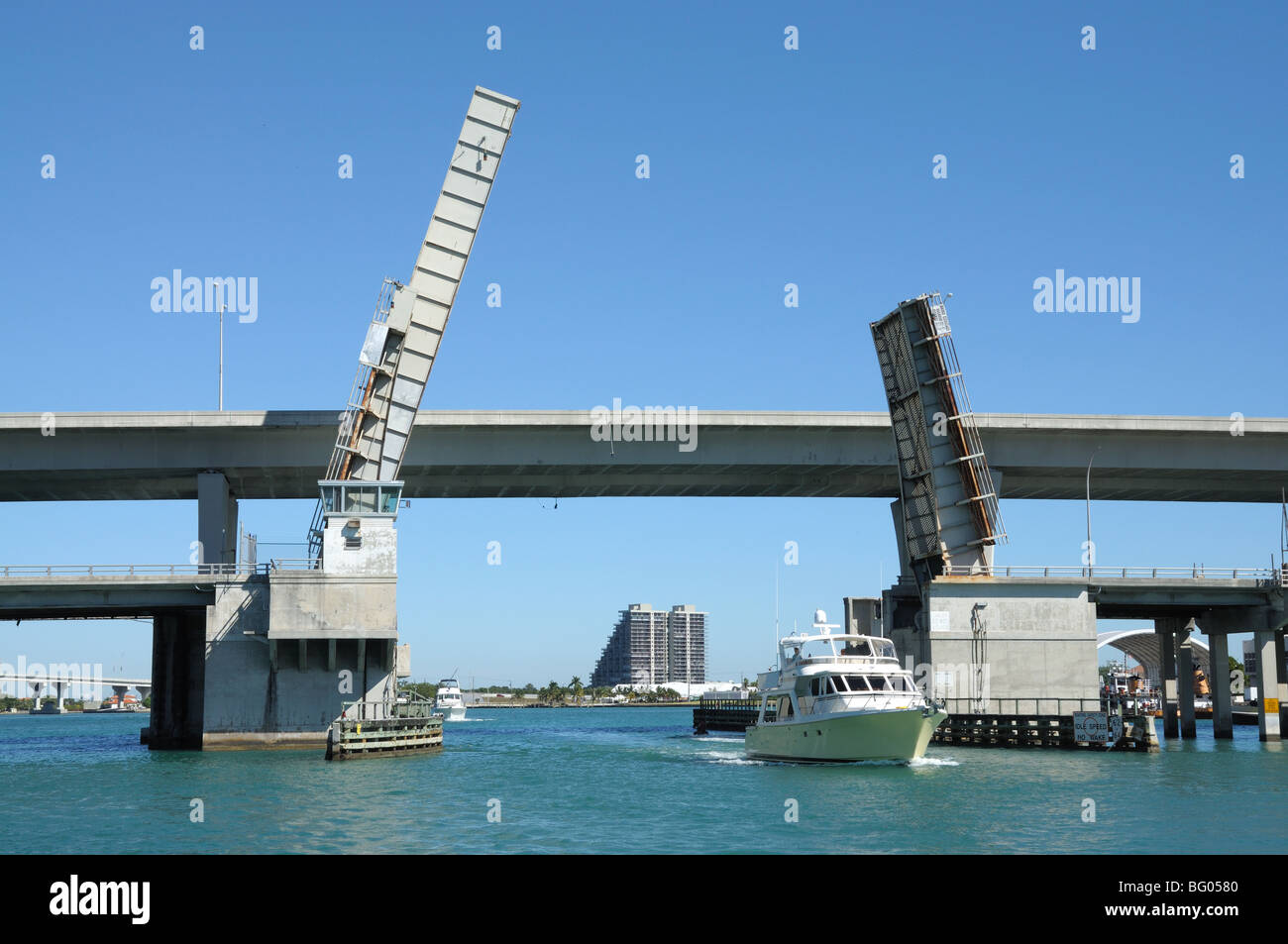 Le Pont de la baie de Biscayne à Miami, Floride Banque D'Images