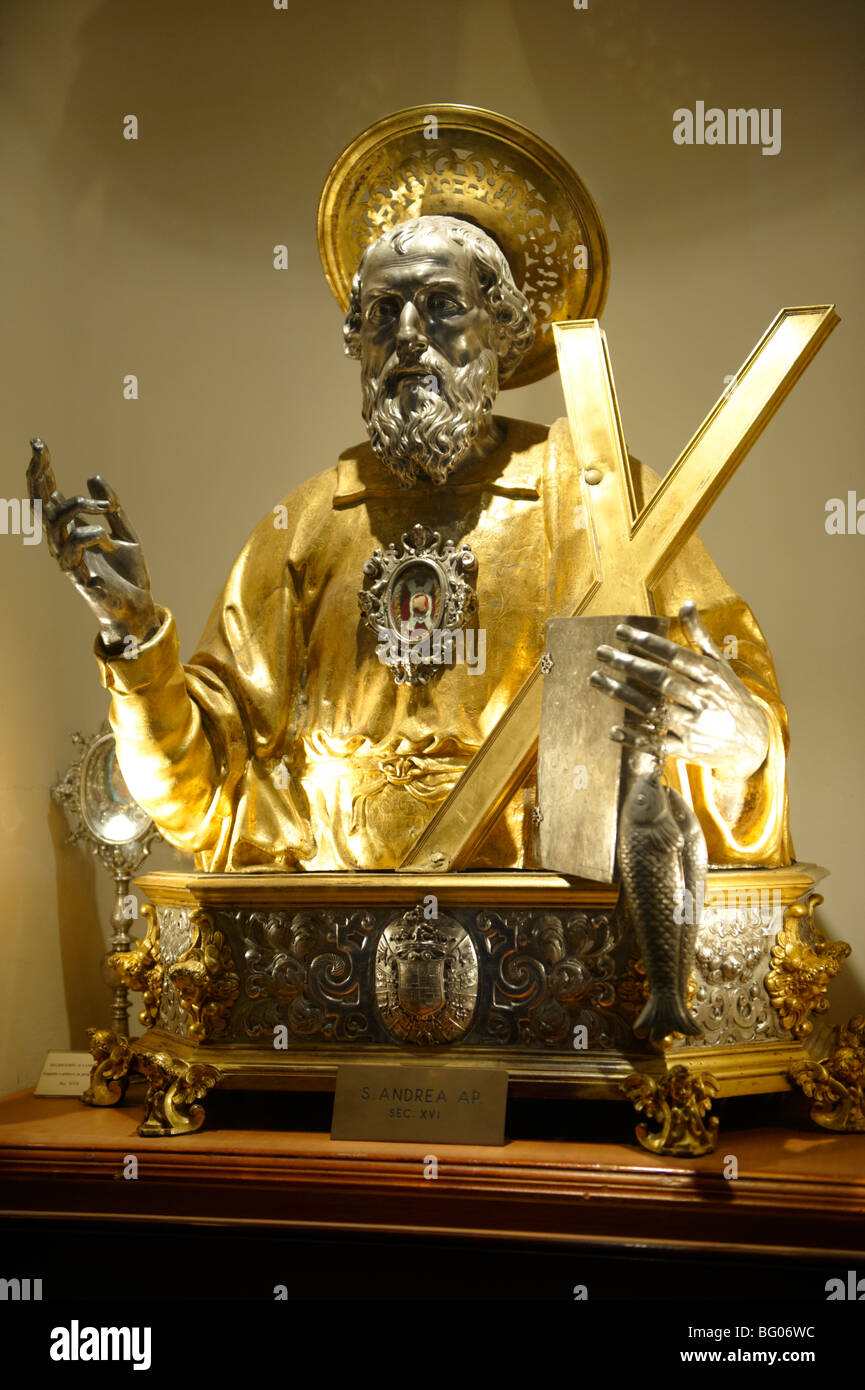 16e siècle statue de Saint Andreas (Andrew) Cathédrale d'Amalfi, Italie Banque D'Images