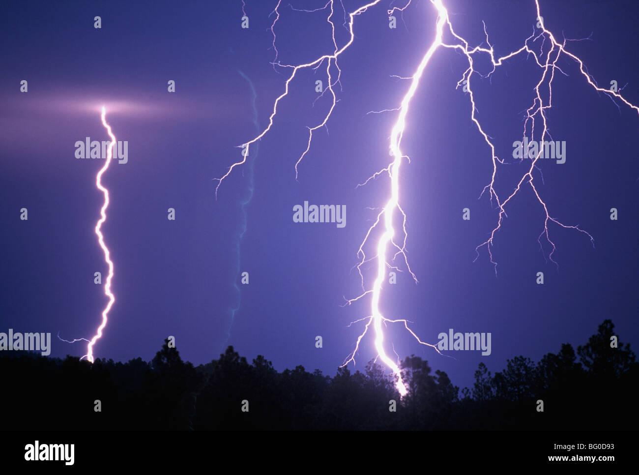 éclairs d Banque de photographies et d’images à haute résolution - Alamy