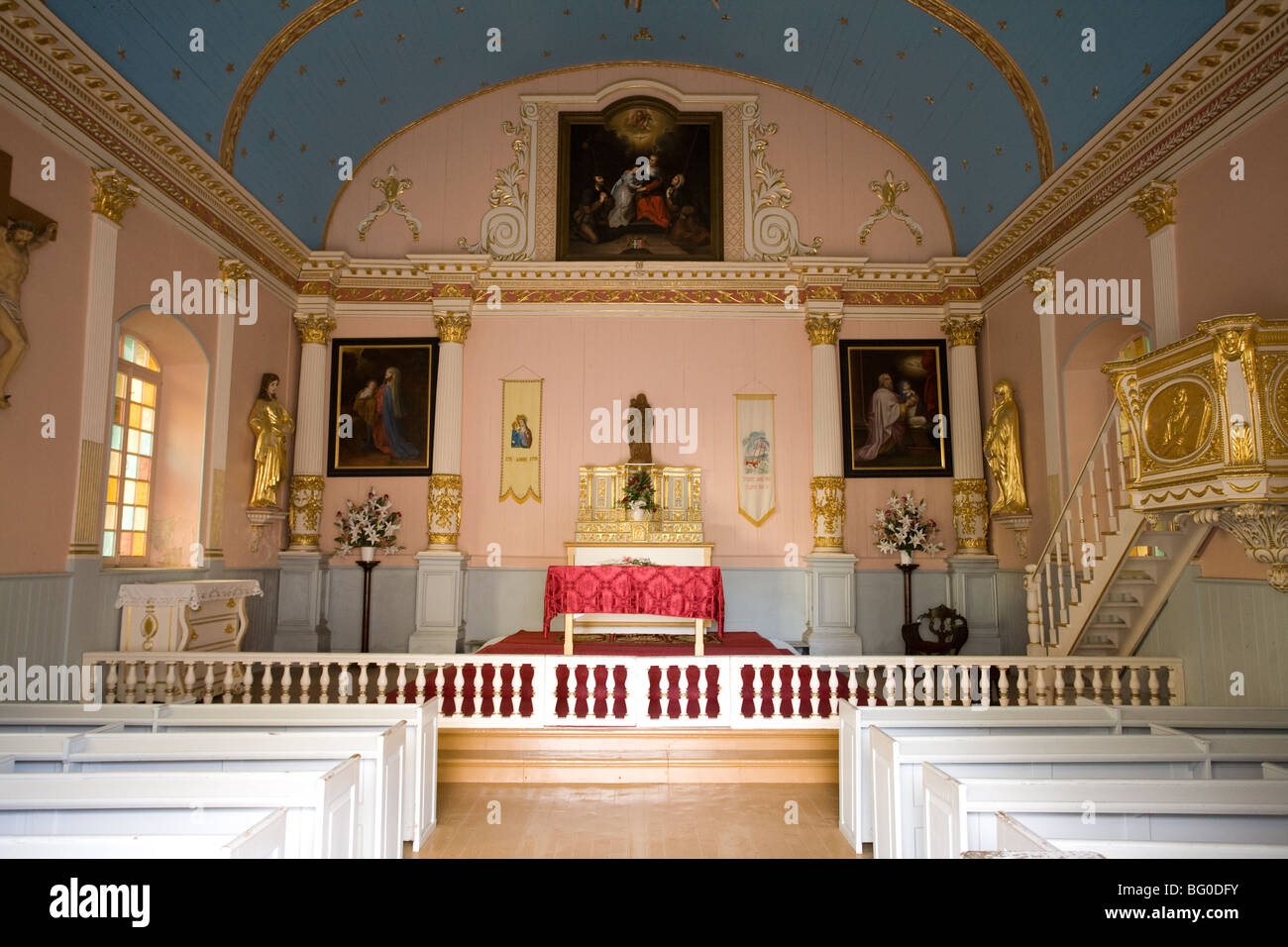 Intérieur de la chapelle du souvenir, avec décoration par François Baillargé à Ste-Anne-de-Beaupré, Beaupré, Québec, Canada Banque D'Images