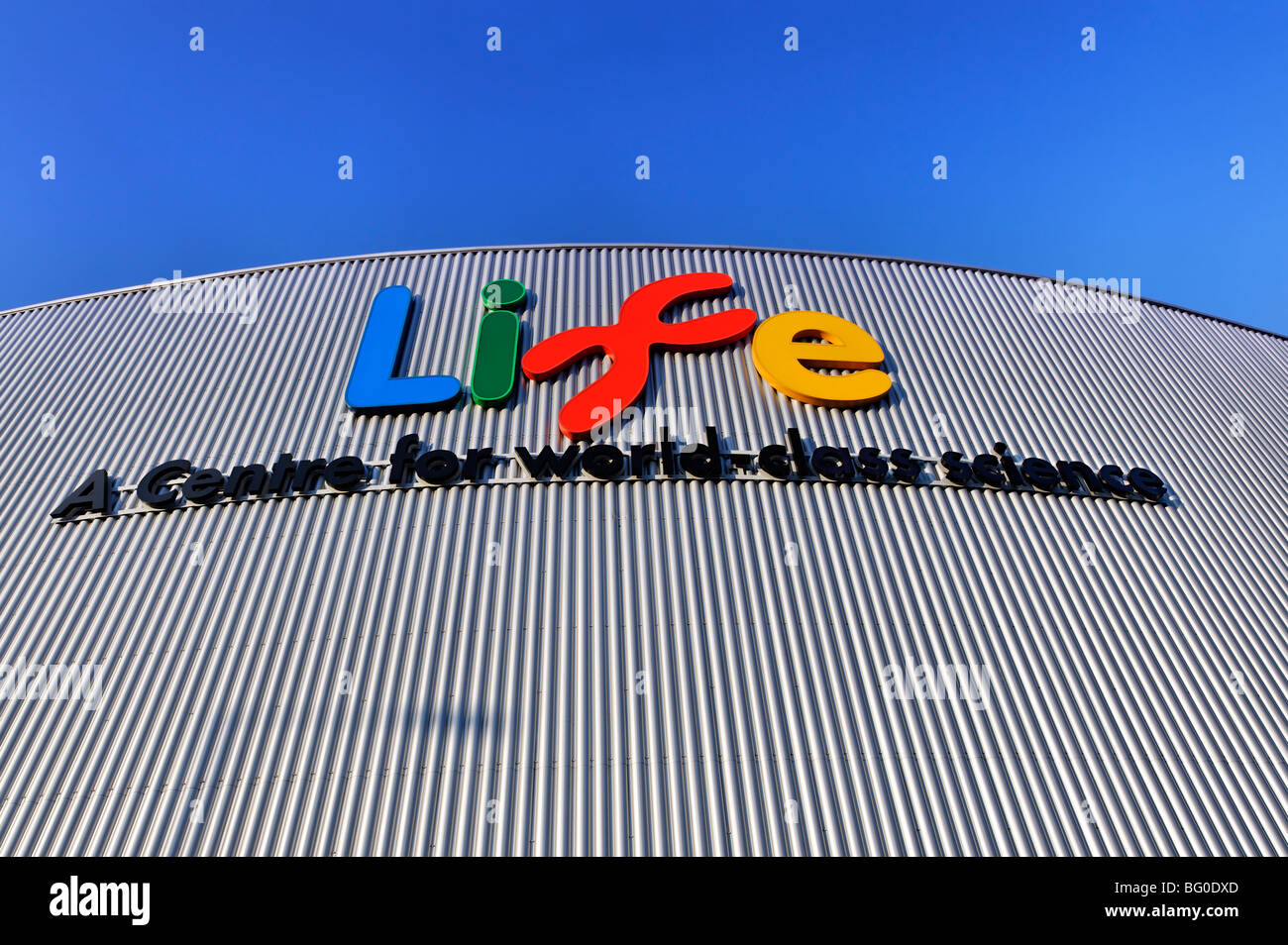 Mur et signe sur Newcastle's Centre for Life Banque D'Images