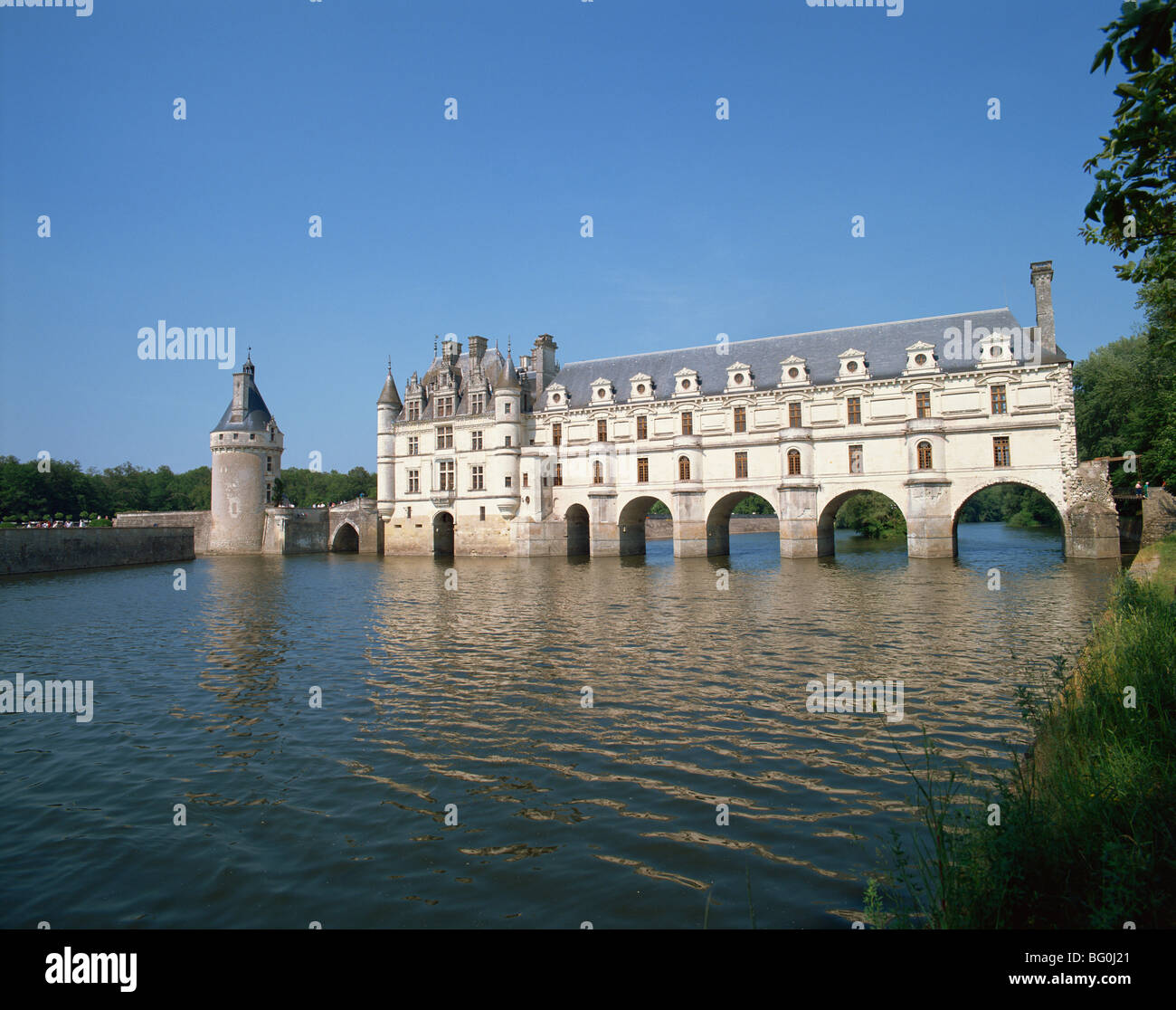 Chateau de Chenonceau, à arcades sur la rivière Cher, Indre-et-Loire, France, Europe Banque D'Images