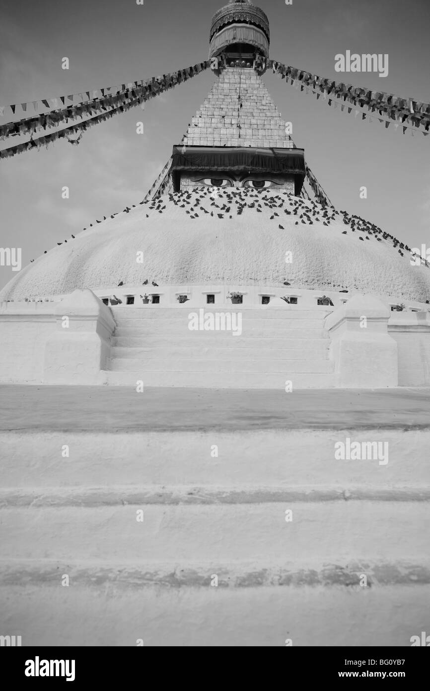 Stupa de Bodhnath à Katmandou, au Népal, est un site du patrimoine mondial de l'Unesco et l'un des plus grands stupas dans le monde Banque D'Images