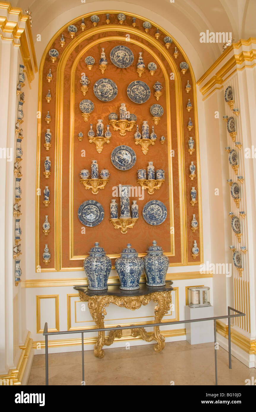 Collection de porcelaine de renommée mondiale dans le Zwinger, Dresde, Saxe, Allemagne, Europe Banque D'Images
