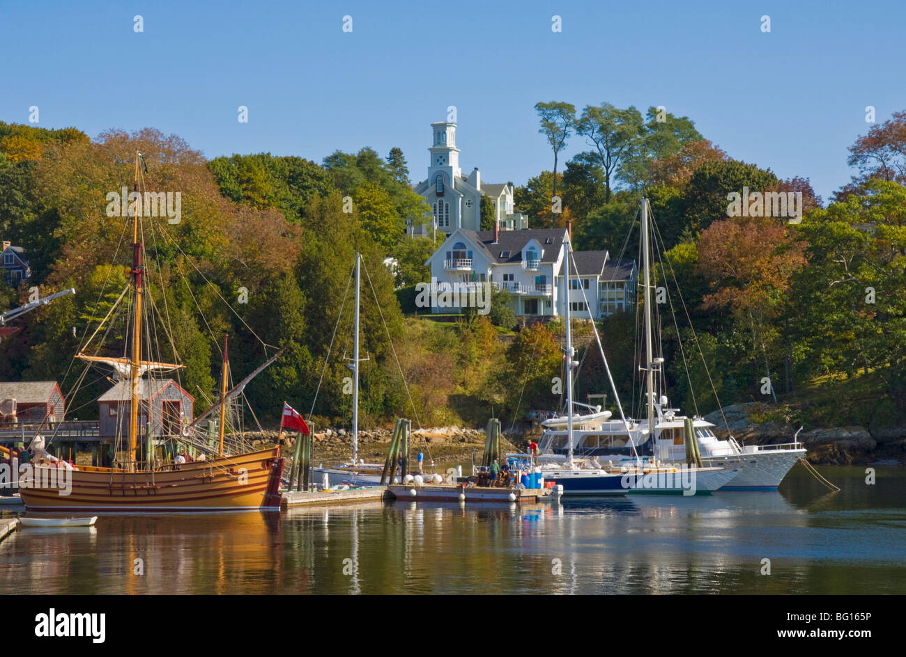 Yachts amarrés dans le port de Rockport, Maine, États-Unis d'Amérique, Amérique du Nord Banque D'Images