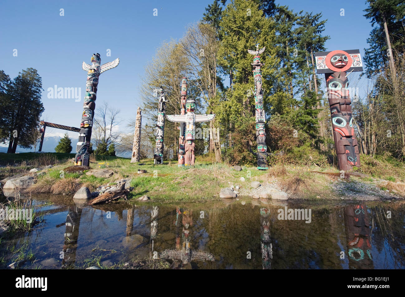 Première Nation de mâts totémiques à Stanley Park, Vancouver, British Columbia, Canada, Amérique du Nord Banque D'Images