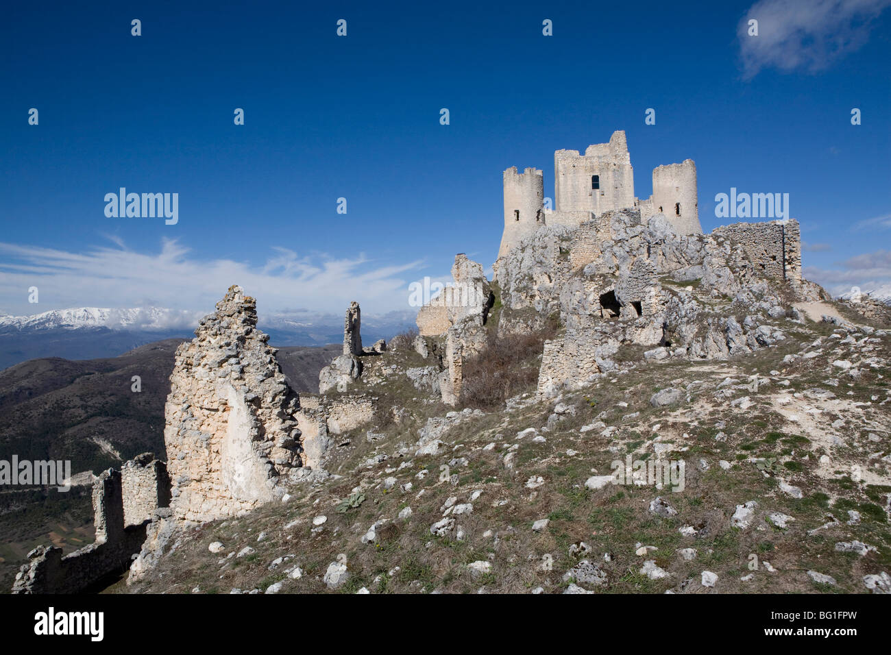 Le château de Rocca Calscio, Abruzzes, Italie, Europe Banque D'Images