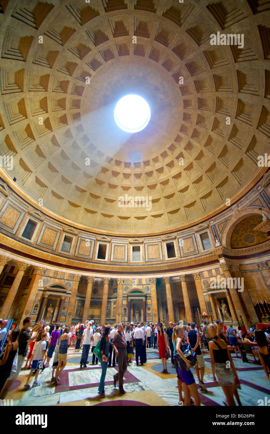 L'intérieur du dôme du panthéon, Rome Banque D'Images