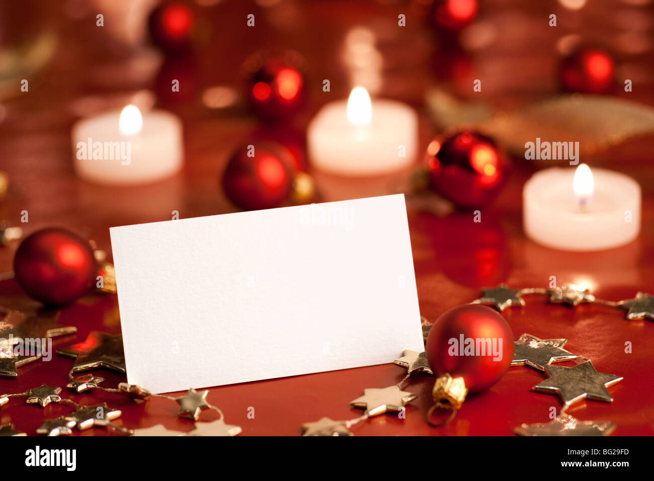Décoration de Noël avec carte vierge. Focus sélectif, l'aRGB. Banque D'Images