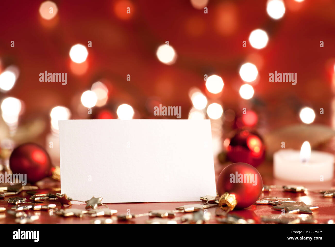 Décoration de Noël avec carte vierge. Focus sélectif, l'aRGB. Banque D'Images