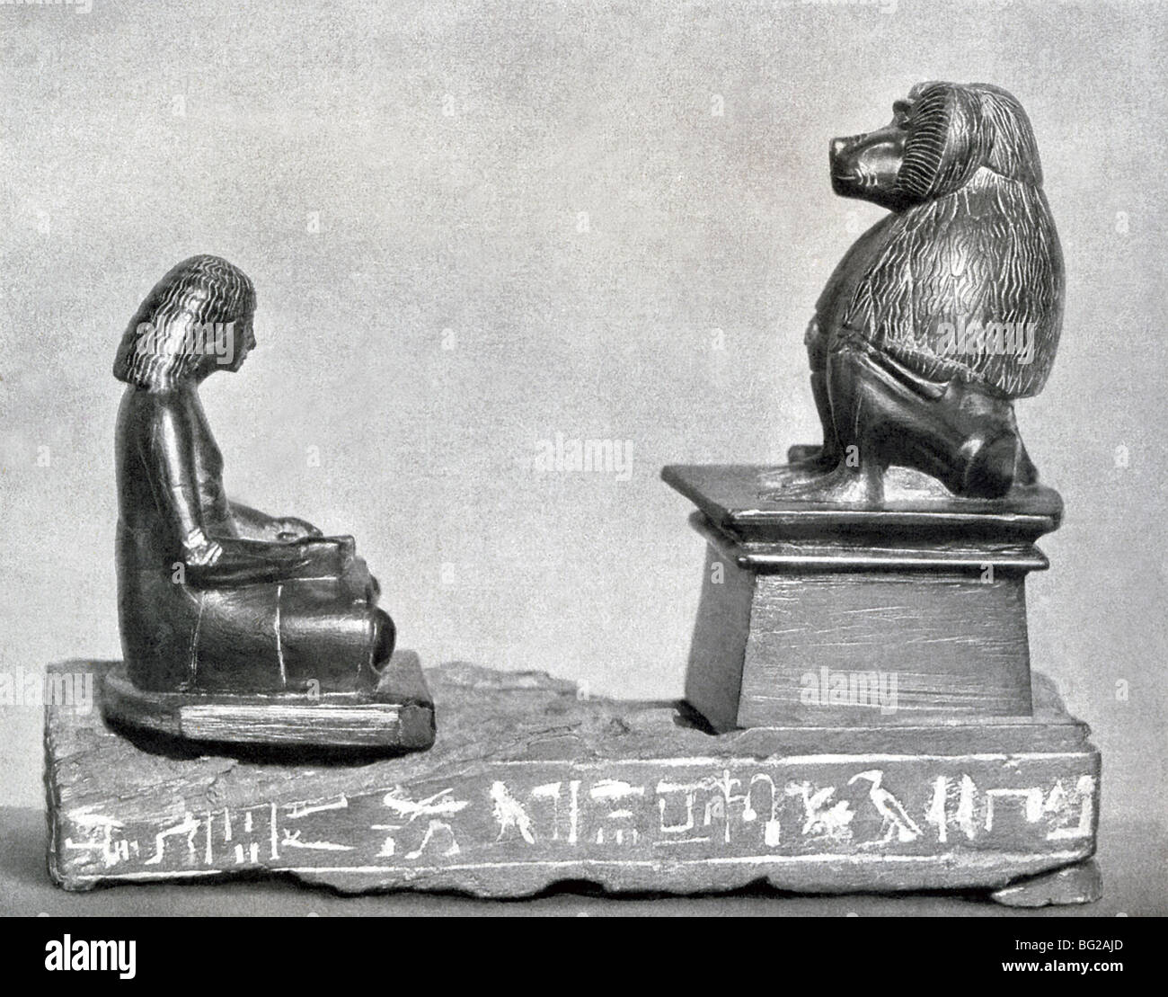 Cette statue était une offrande faite par le scribe égyptien Tchai à Thot, le dieu de l'écriture. Banque D'Images