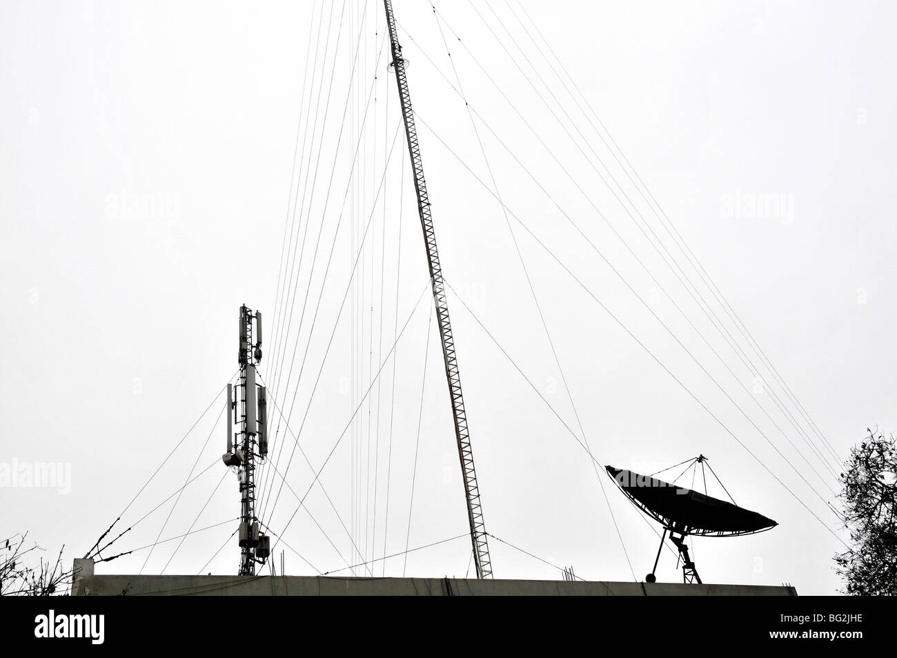 Des antennes sur le toit du bâtiment, Mirafores, Pérou, Amérique du Sud Banque D'Images