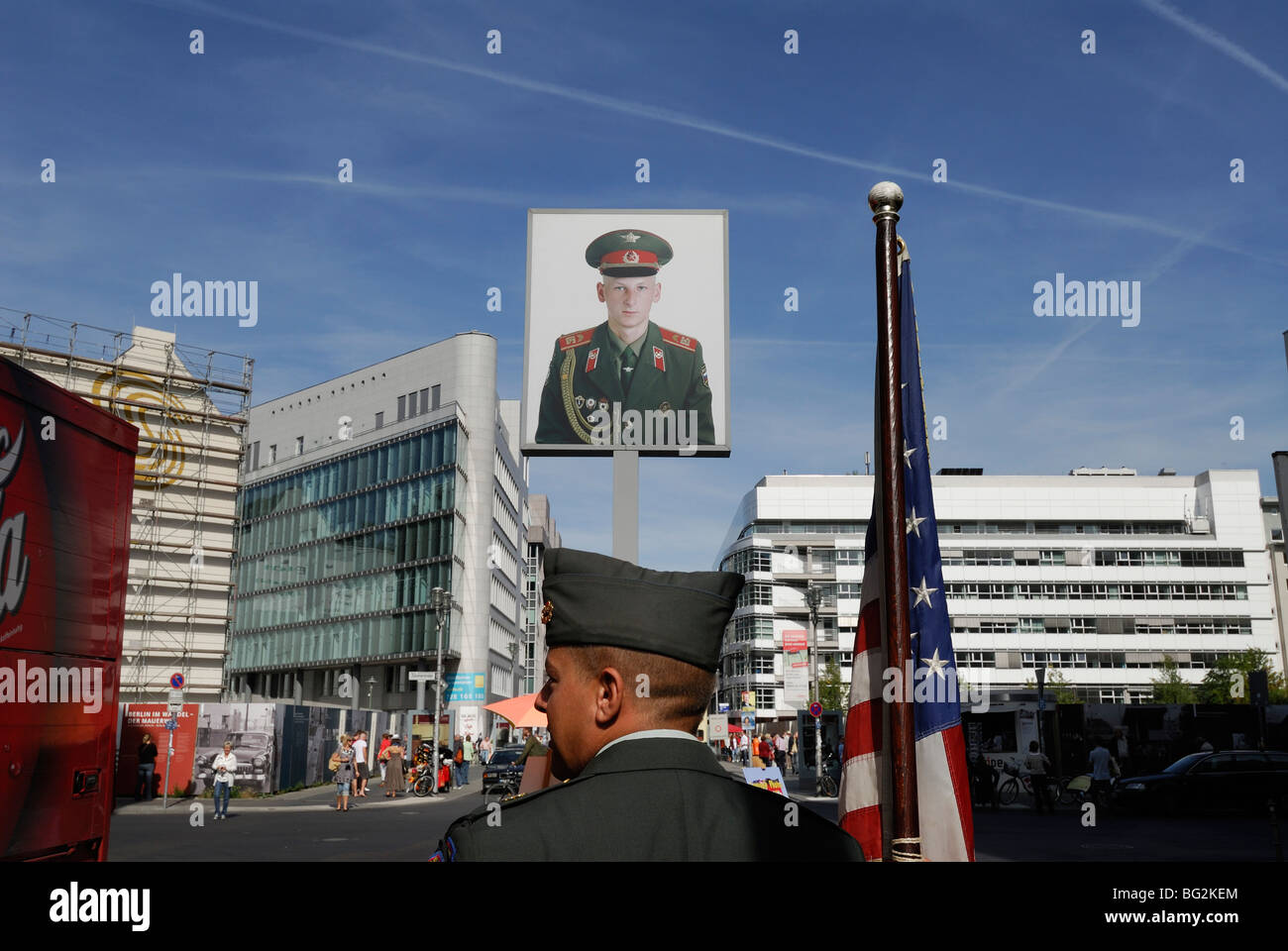 Berlin. L'Allemagne. Checkpoint Charlie sur Friedrichstrasse. Banque D'Images