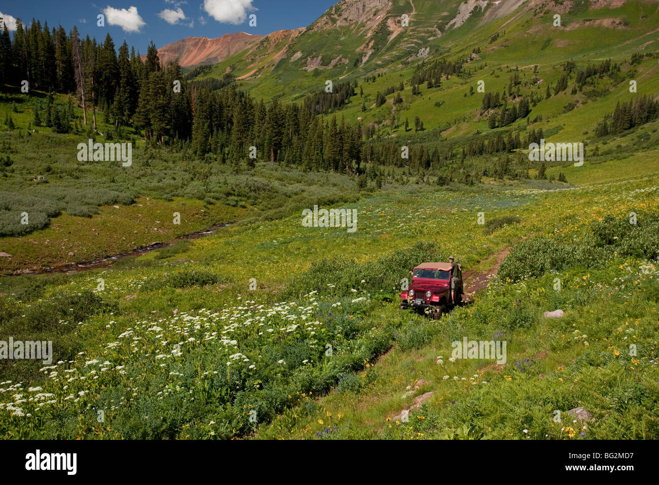 Jeep conduite hors route en pleine nature - Rustler's Gulch, Bells-Snowmass Marron Désert, près de Crested Butte, les Rocheuses Banque D'Images