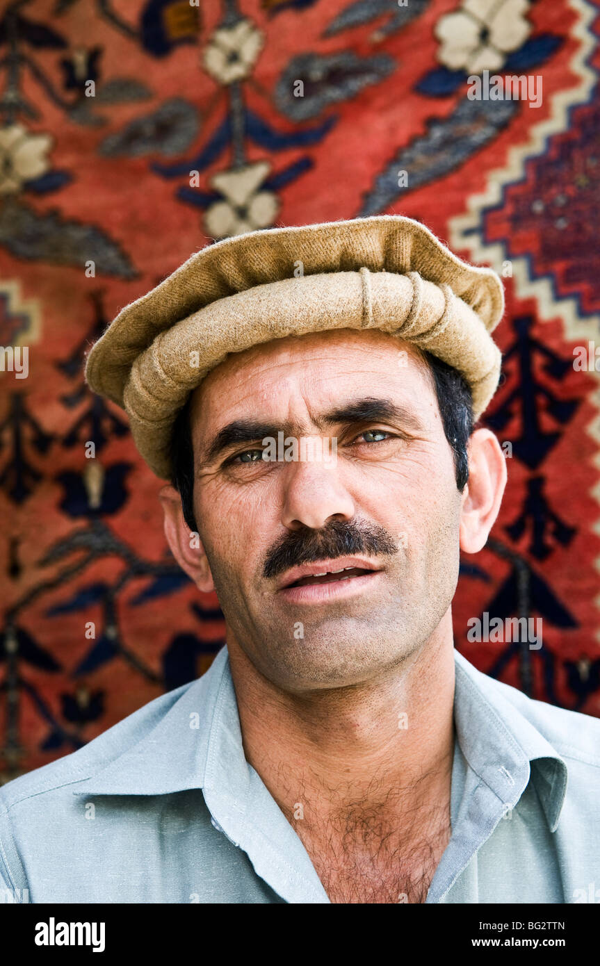 Chapeau pakistanais Banque de photographies et d'images à haute résolution  - Alamy