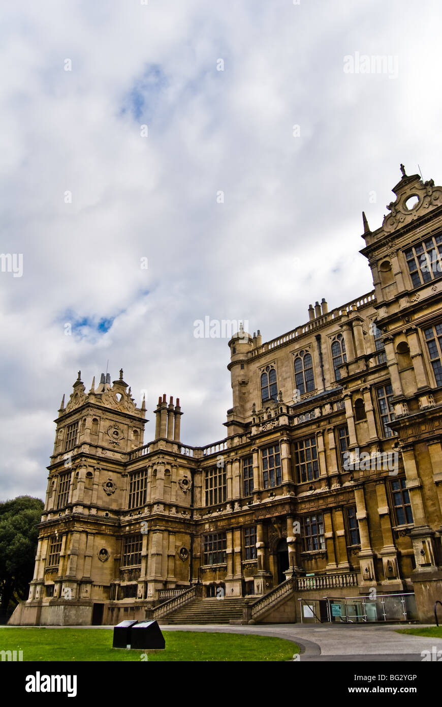 Wollaton Hall et de l'herbe Banque D'Images