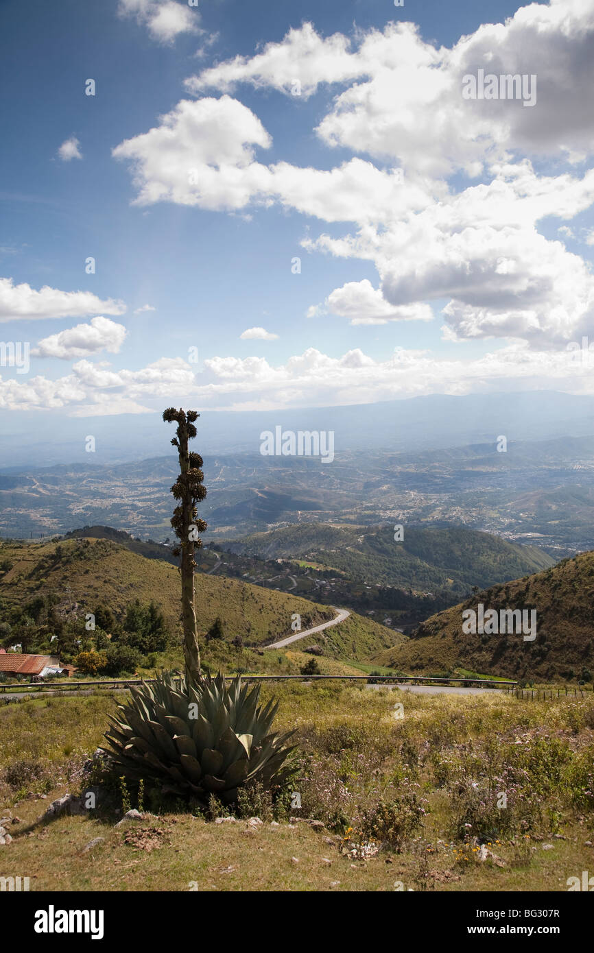 El Mirador à près de 3300 mètres est le point de vue sur la Sierra de Los Cuchumatanes, Guatemala. Banque D'Images