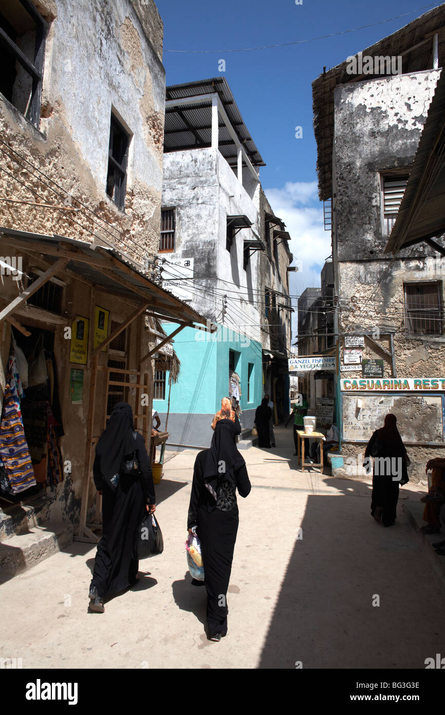 Les rues étroites de la ville de Lamu, Lamu, Kenya, Afrique de l'Est, l'Afrique Banque D'Images