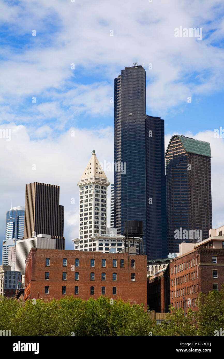 Pioneer Square et skyline, Seattle, État de Washington, États-Unis d'Amérique, Amérique du Nord Banque D'Images