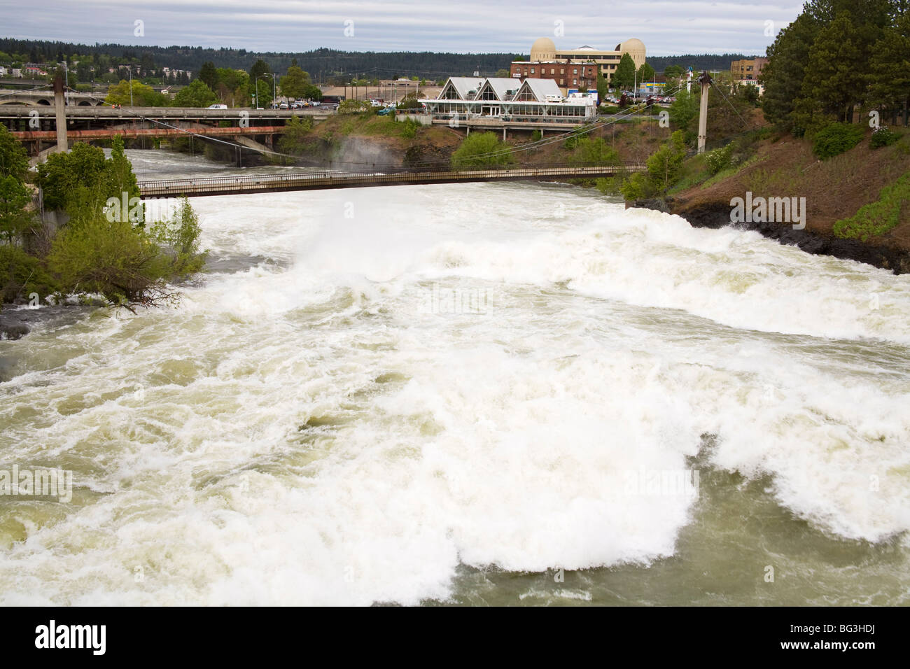 Spokane River dans les grandes inondations, parc Riverfront, Spokane, État de Washington, États-Unis d'Amérique, Amérique du Nord Banque D'Images