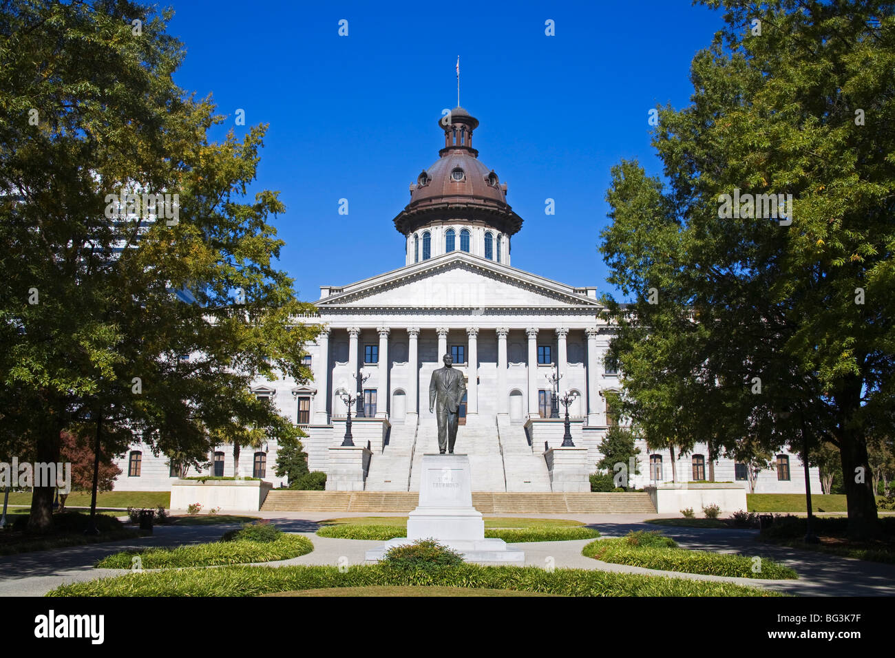 Strom Thurmond statue et State Capitol Building, Columbia, Caroline du Sud, États-Unis d'Amérique, Amérique du Nord Banque D'Images