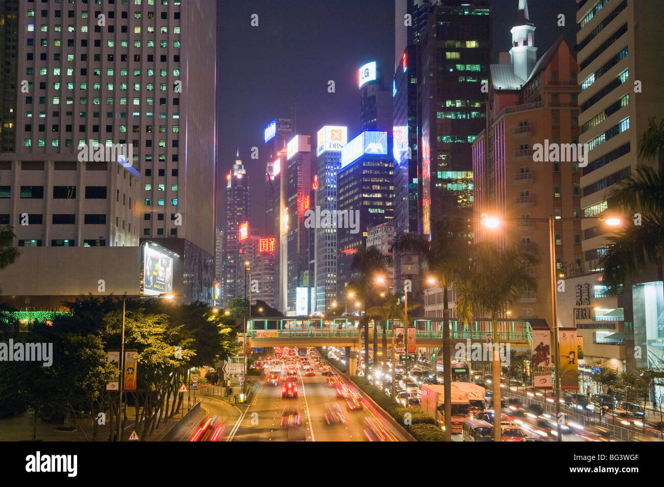 Freeway le long du port de Hong Kong Banque D'Images