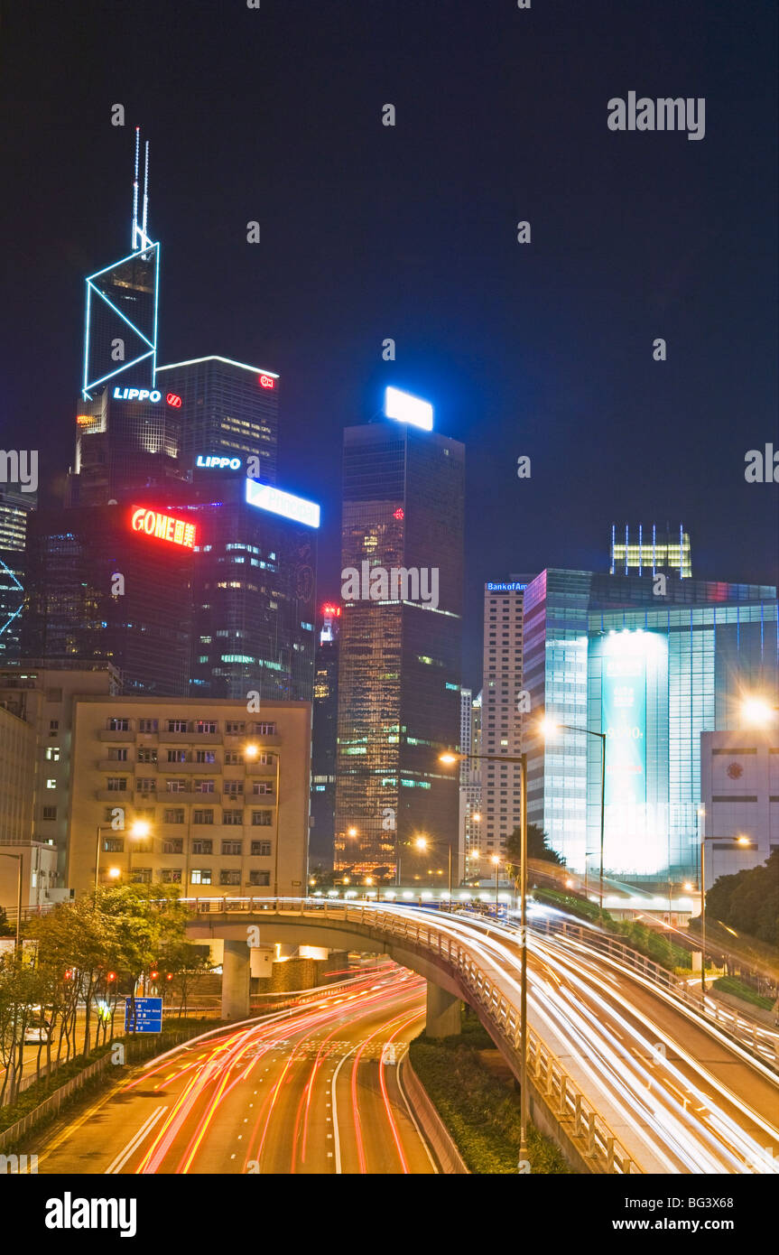 Freeway le long du port de Hong Kong Banque D'Images