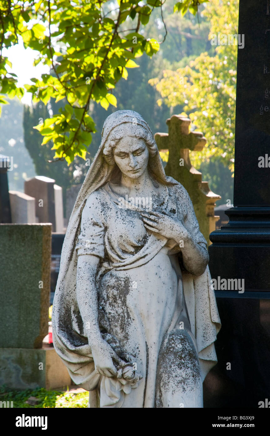Grabmal, Wiener Zentralfriedhof, Wien, Österreich | tombe, cimetière central, Vienne, Autriche Banque D'Images
