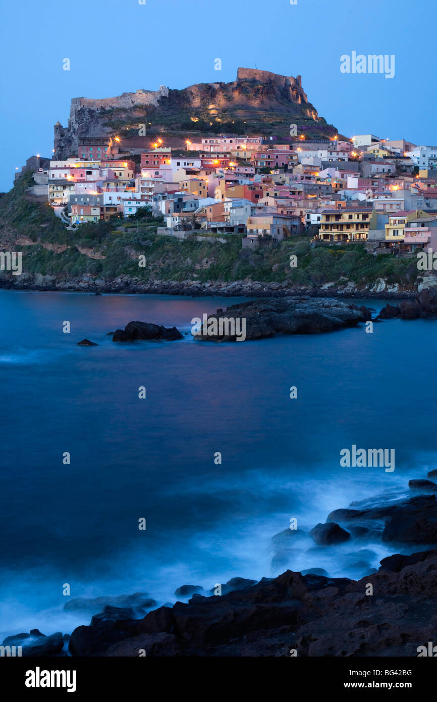 L'Italie, la Sardaigne, au nord ouest de la Sardaigne, Alghero, dusk Banque D'Images