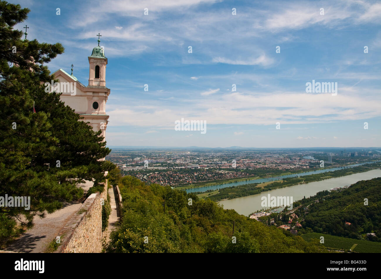 Blick vom Leopoldsberg auf Donau, Wien, Österreich | vue de Leopoldsberg, Vienne, Autriche Banque D'Images