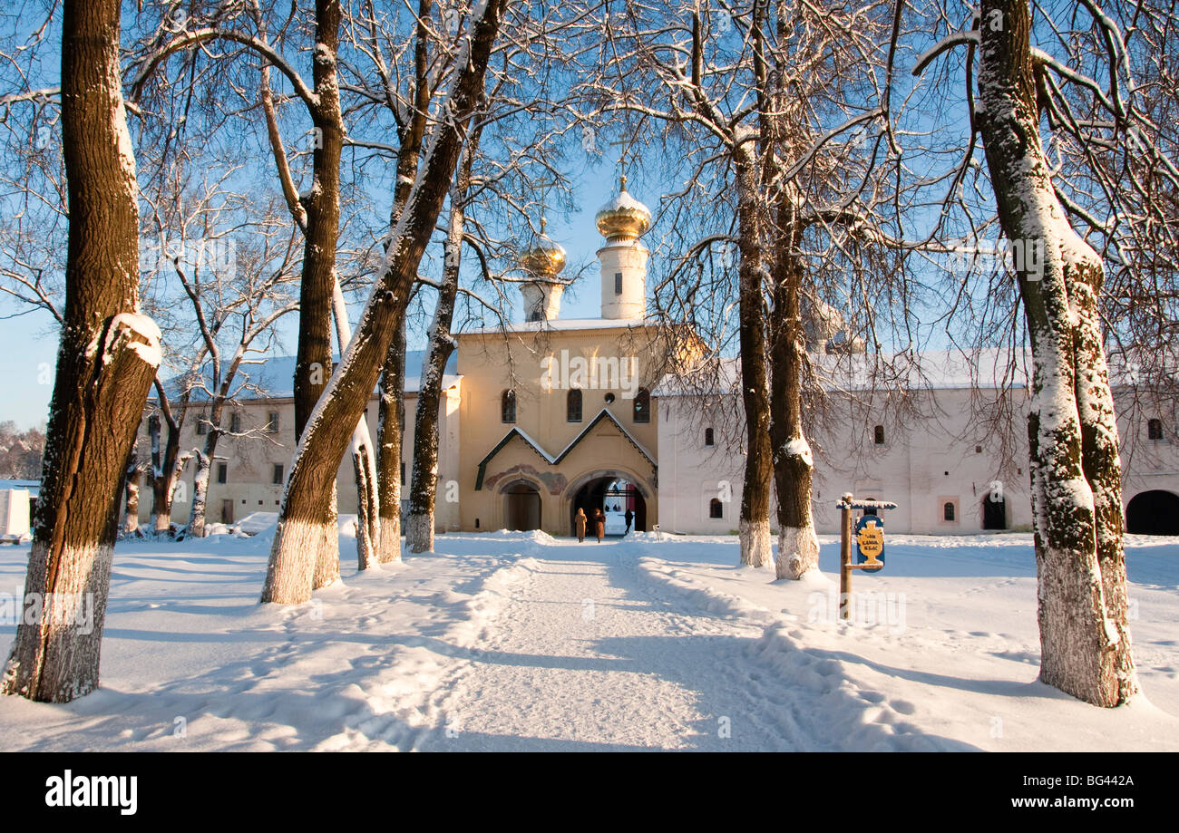 Entrée du monastère, Bogorodichno-Uspenskij, Tikhvin Leningrad region, Russie Banque D'Images