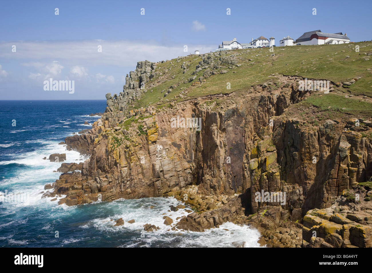L'Angleterre, Cornwall, falaises à Lands End Banque D'Images