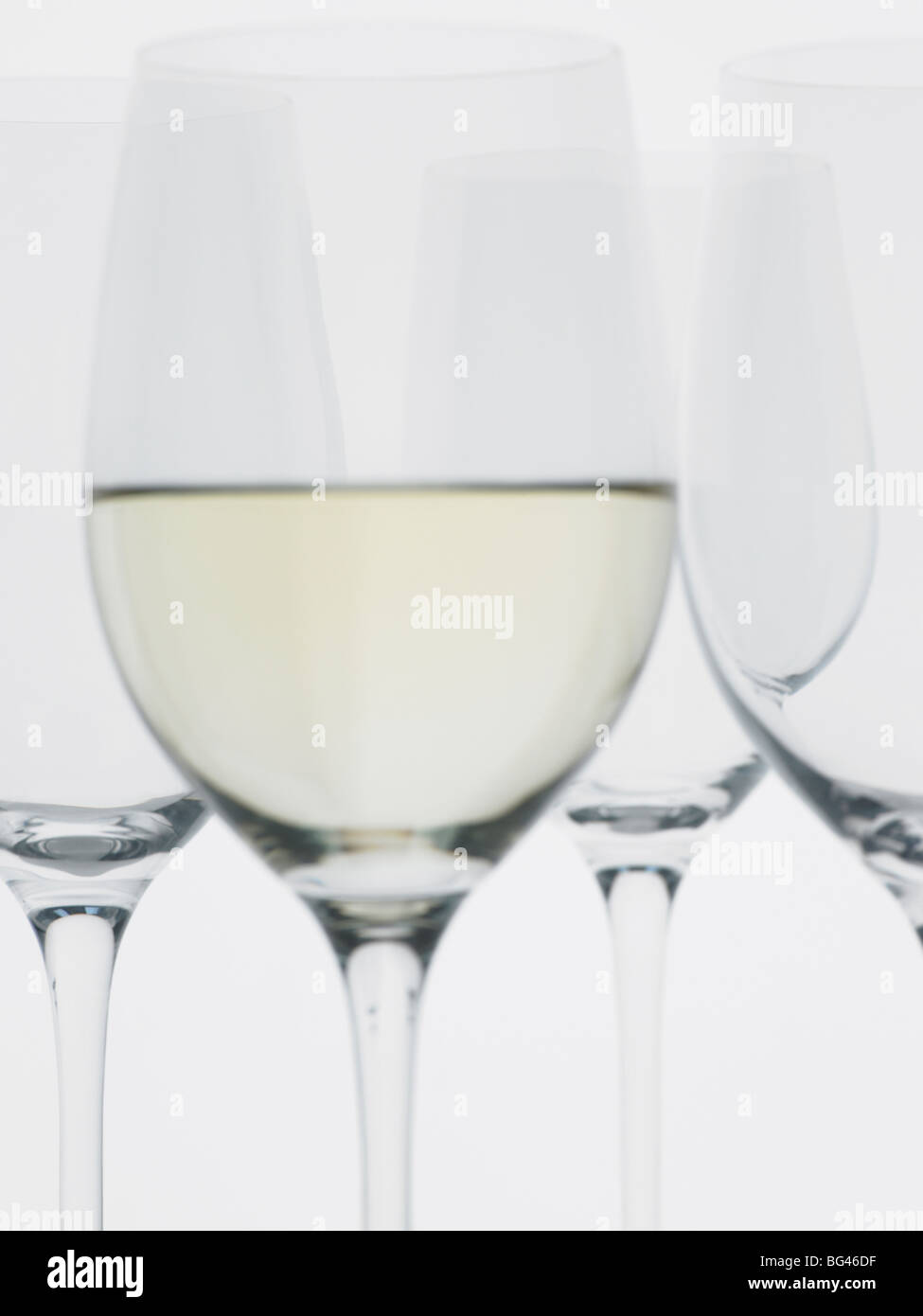 Verre de vin blanc et verres Banque D'Images